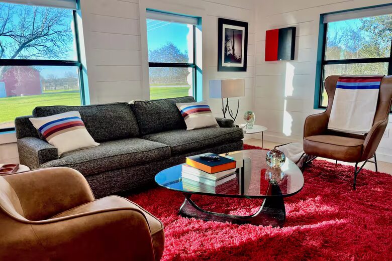 Hilltop Haven in Burton | Two Homes on 11 Acres - Burton, Texas