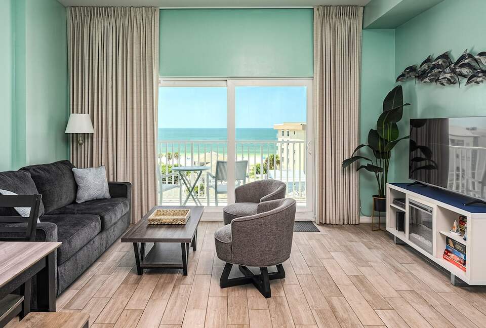 Gulf View Coastal Retreat in Madeira Beach - Madeira Beach, Florida