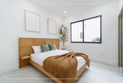 Luxury Grove Getaway – Designer Interiors & Tropical Vibes - Miami, Florida