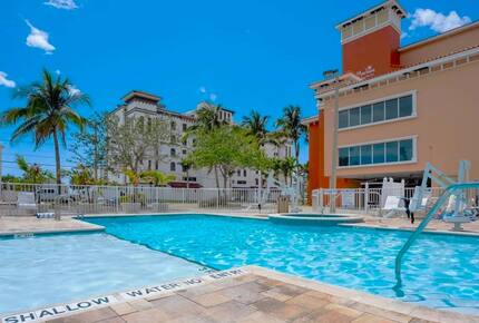 Gulf View Coastal Retreat in Madeira Beach - Madeira Beach, Florida