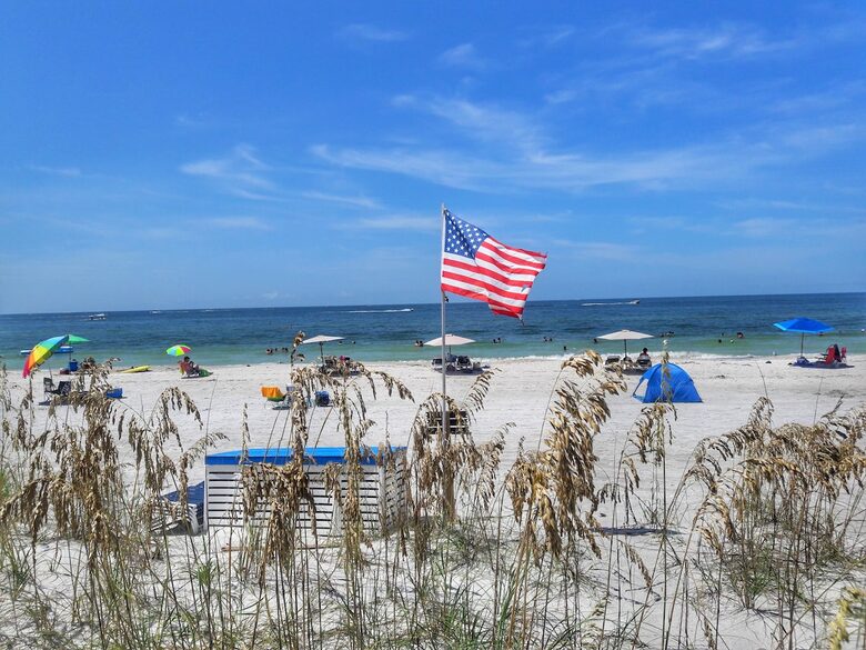 Gulf View Coastal Retreat in Madeira Beach - Madeira Beach, Florida
