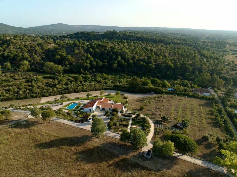Elegant Hideaway in the Heart of Arrábida Nature Park - Azeitao, Portugal