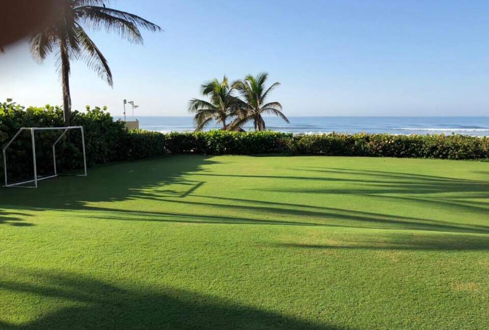 Elegant Beachfront Escape in Acapulco’s Most Prestigious Community - Acapulco, Mexico