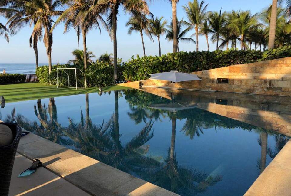 Elegant Beachfront Escape in Acapulco’s Most Prestigious Community - Acapulco, Mexico
