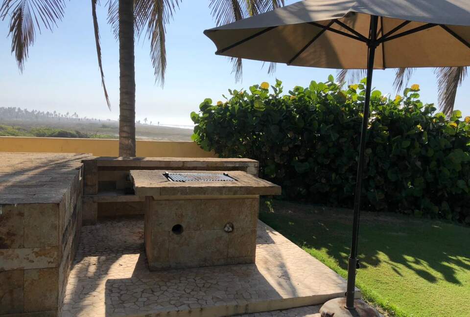 Elegant Beachfront Escape in Acapulco’s Most Prestigious Community - Acapulco, Mexico