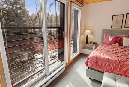 Riverside Retreat | Luxury Townhouse Steps from Aspen Gondola - Aspen, Colorado