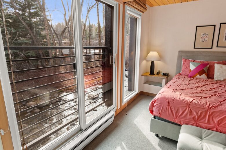 Riverside Retreat | Luxury Townhouse Steps from Aspen Gondola - Aspen, Colorado