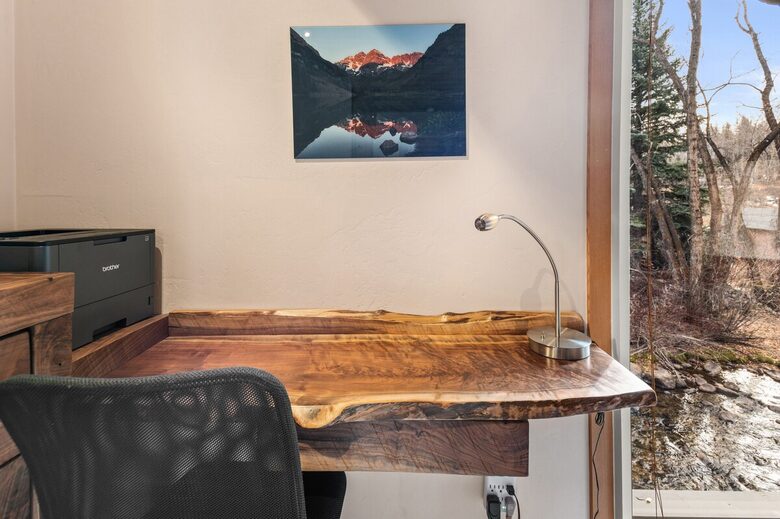 Riverside Retreat | Luxury Townhouse Steps from Aspen Gondola - Aspen, Colorado