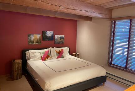 Riverside Retreat | Luxury Townhouse Steps from Aspen Gondola - Aspen, Colorado