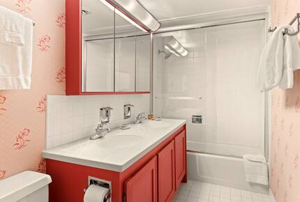 Riverside Retreat | Luxury Townhouse Steps from Aspen Gondola - Aspen, Colorado