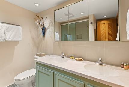 Riverside Retreat | Luxury Townhouse Steps from Aspen Gondola - Aspen, Colorado