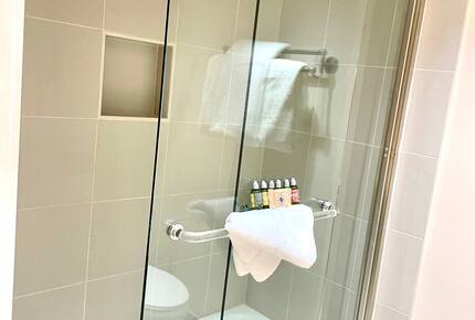 Riverside Retreat | Luxury Townhouse Steps from Aspen Gondola - Aspen, Colorado