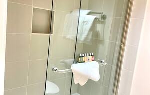 Riverside Retreat | Luxury Townhouse Steps from Aspen Gondola - Aspen, Colorado