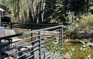 Riverside Retreat | Luxury Townhouse Steps from Aspen Gondola - Aspen, Colorado
