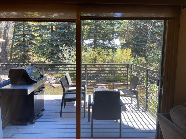 Riverside Retreat | Luxury Townhouse Steps from Aspen Gondola - Aspen, Colorado