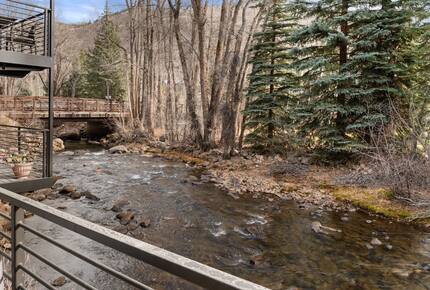 Riverside Retreat | Luxury Townhouse Steps from Aspen Gondola - Aspen, Colorado