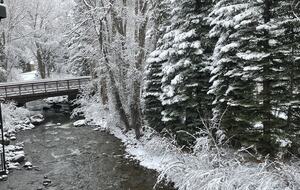 Riverside Retreat | Luxury Townhouse Steps from Aspen Gondola - Aspen, Colorado
