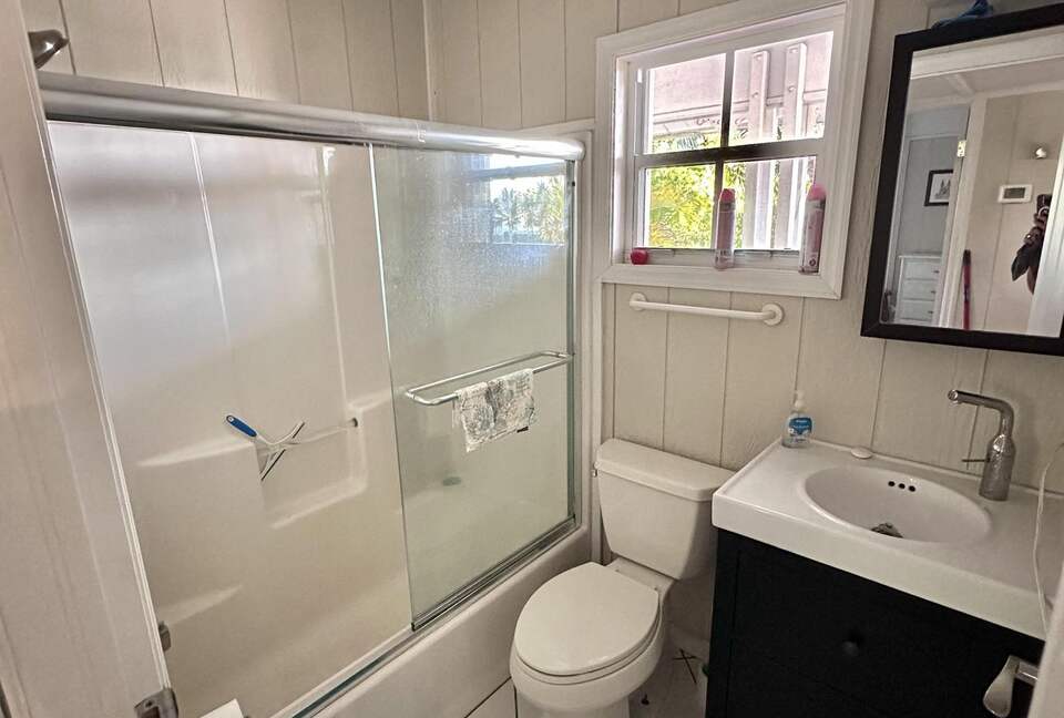 Sunlit Island Hideaway with Waterfront Views - Sugarloaf Key, Florida