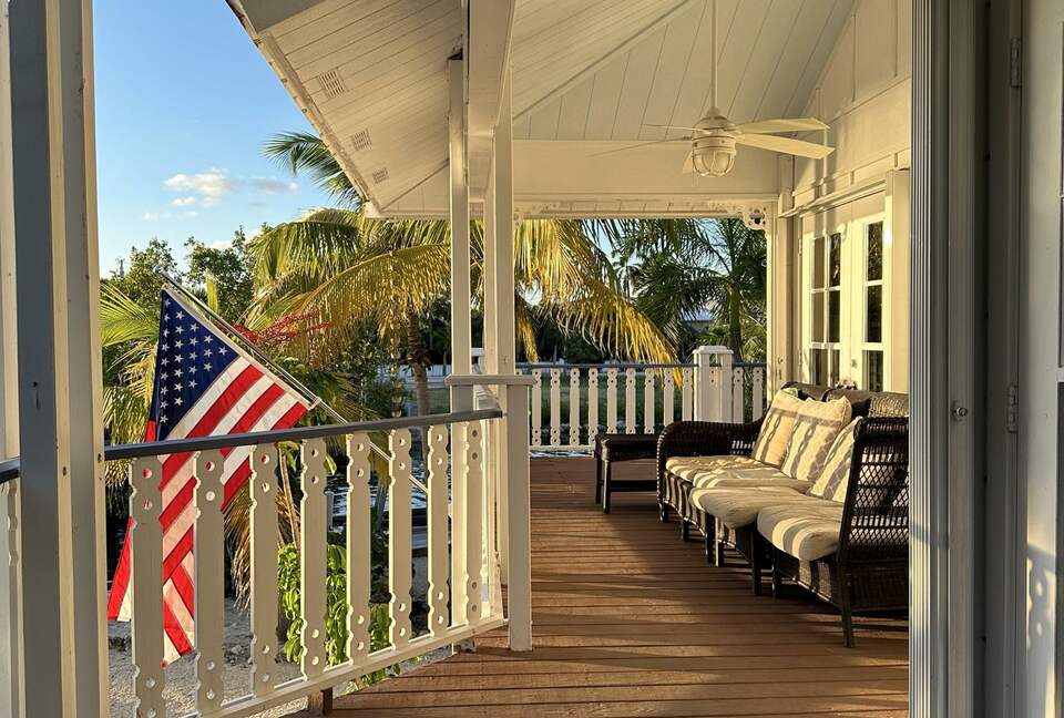 Sunlit Island Hideaway with Waterfront Views - Sugarloaf Key, Florida