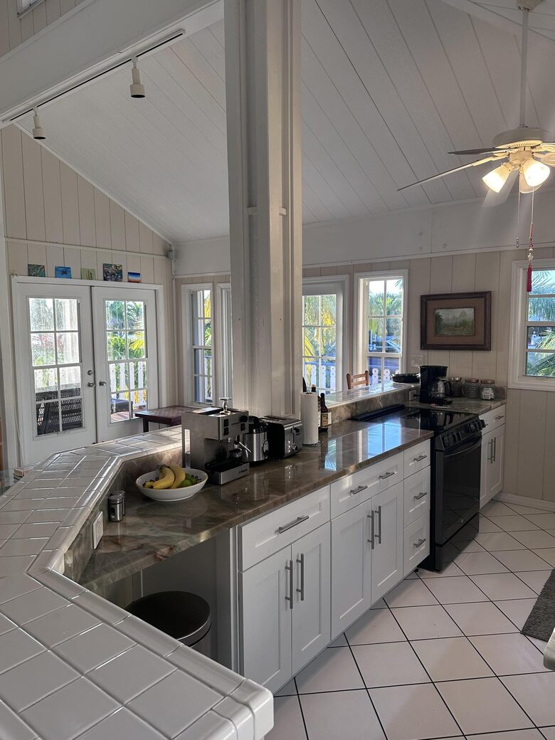 Sunlit Island Hideaway with Waterfront Views - Sugarloaf Key, Florida