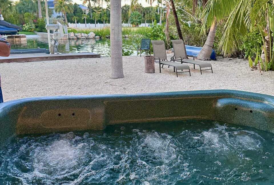 Sunlit Island Hideaway with Waterfront Views - Sugarloaf Key, Florida