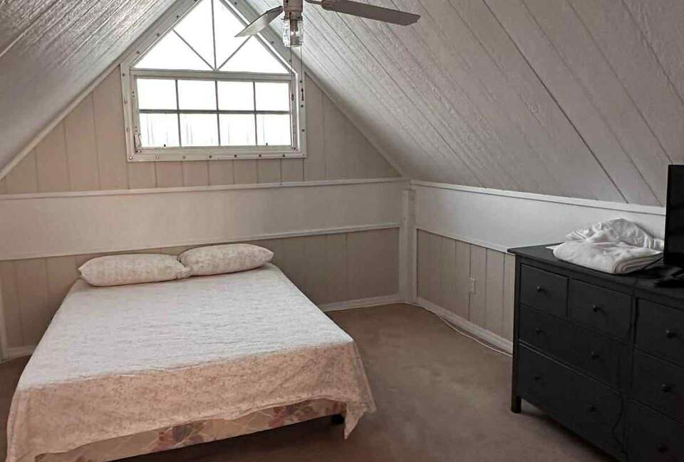 Sunlit Island Hideaway with Waterfront Views - Sugarloaf Key, Florida