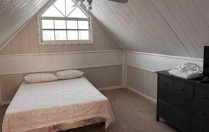 Sunlit Island Hideaway with Waterfront Views - Sugarloaf Key, Florida