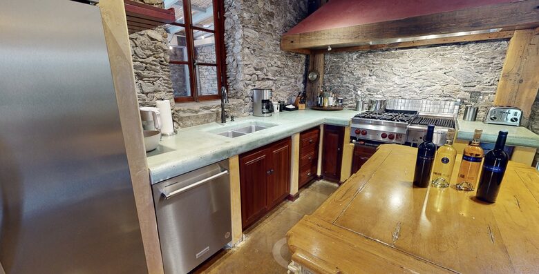 Blue Rock Vineyard | Timeless Wine Country Elegance - Cloverdale, California