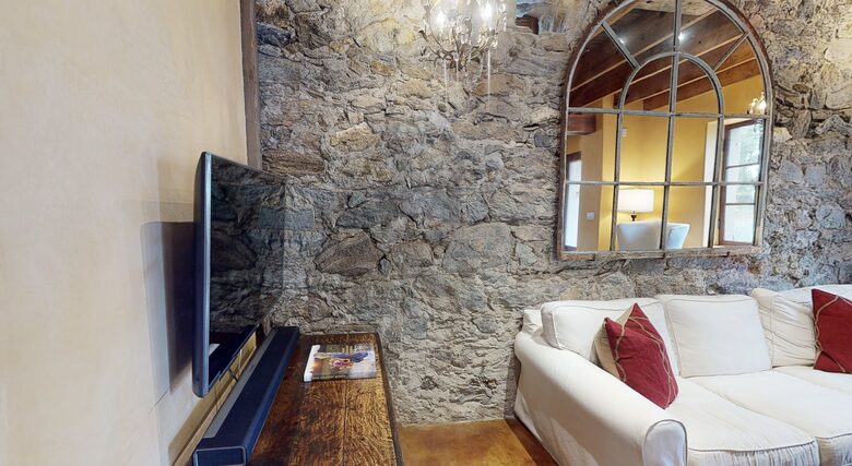 Blue Rock Vineyard | Timeless Wine Country Elegance - Cloverdale, California