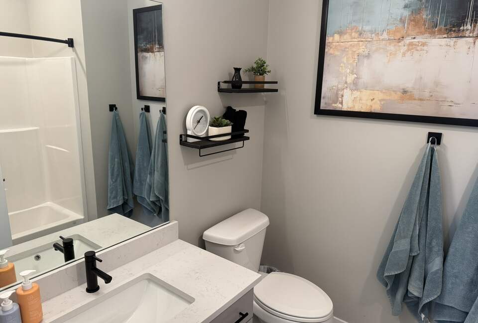 Modern Comfort in the Heart of South Jordan - South Jordan, Utah