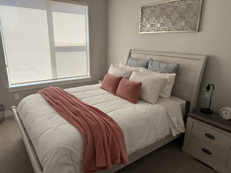 Modern Comfort in the Heart of South Jordan - South Jordan, Utah