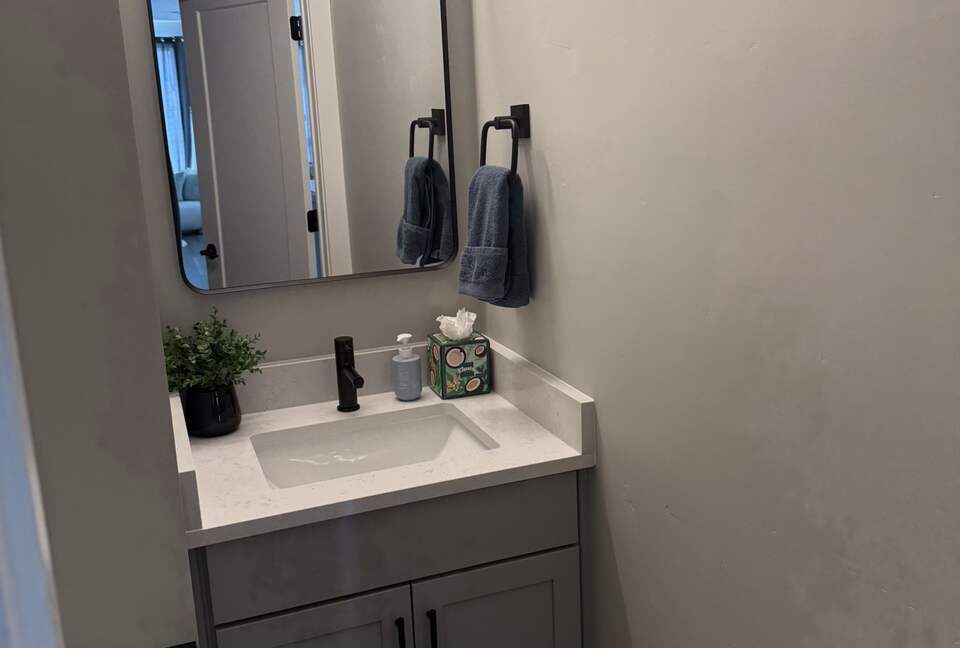 Modern Comfort in the Heart of South Jordan - South Jordan, Utah