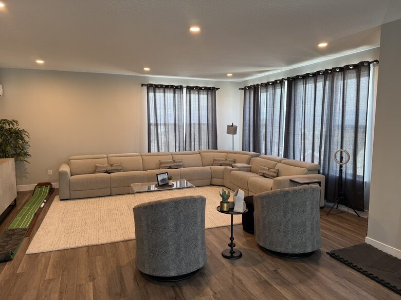 Modern Comfort in the Heart of South Jordan - South Jordan, Utah