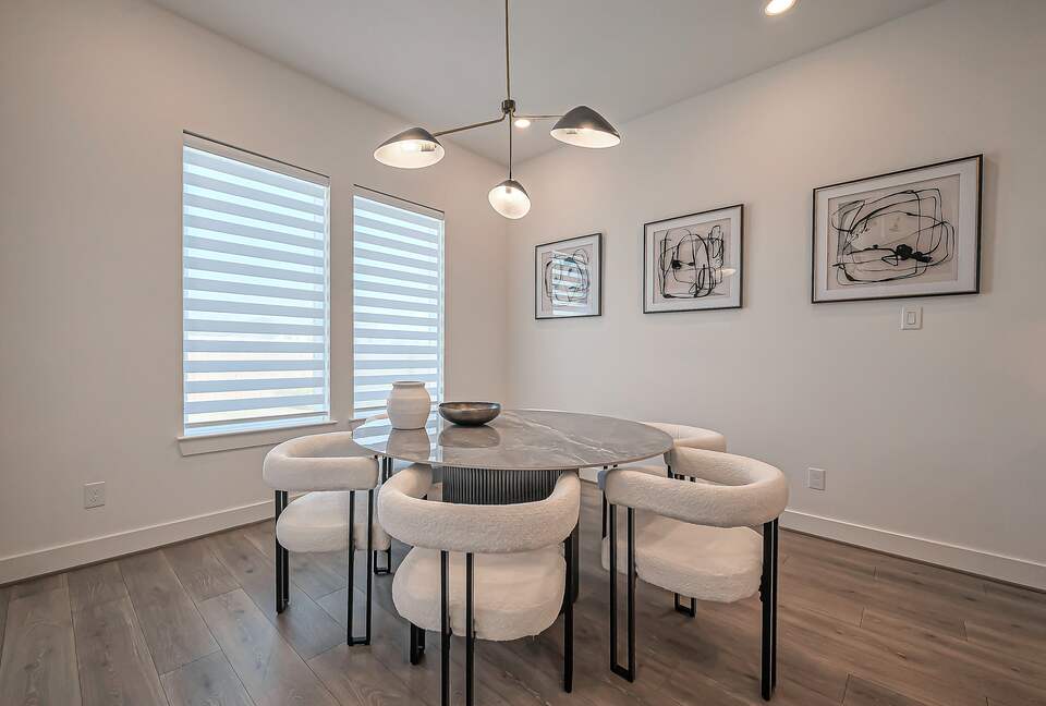 Modern Lakeside Home Minutes from The Woodlands - Tomball, Texas