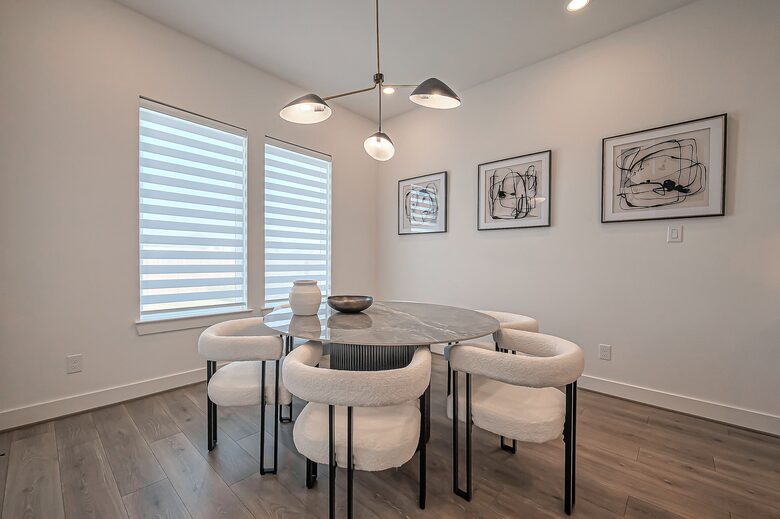 Modern Lakeside Home Minutes from The Woodlands - Tomball, Texas