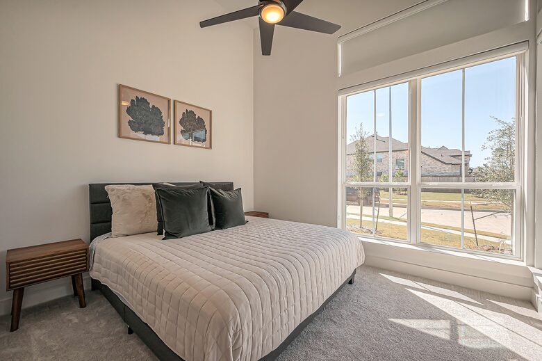 Modern Lakeside Home Minutes from The Woodlands - Tomball, Texas