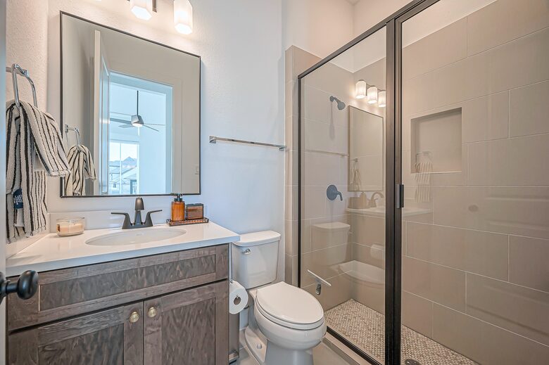 Modern Lakeside Home Minutes from The Woodlands - Tomball, Texas