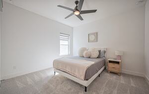 Modern Lakeside Home Minutes from The Woodlands - Tomball, Texas