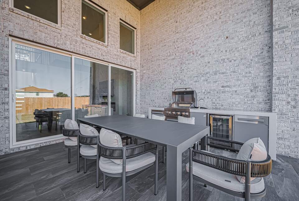 Modern Lakeside Home Minutes from The Woodlands - Tomball, Texas