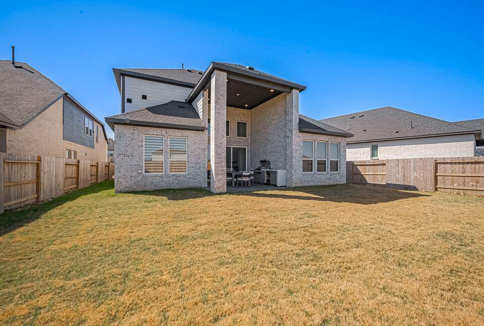 Modern Lakeside Home Minutes from The Woodlands - Tomball, Texas