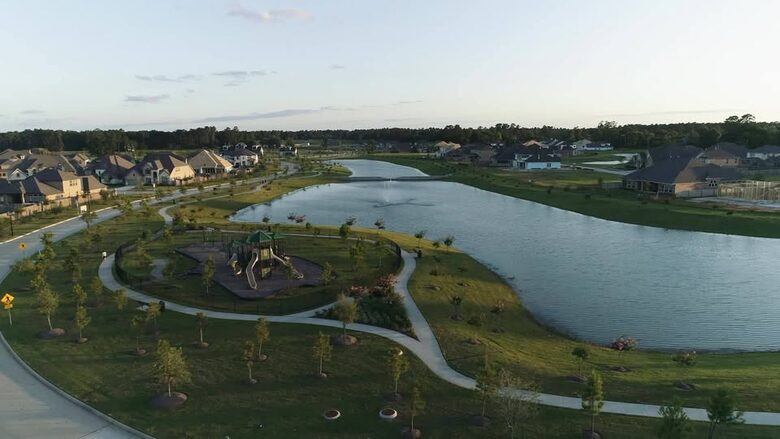 Modern Lakeside Home Minutes from The Woodlands - Tomball, Texas