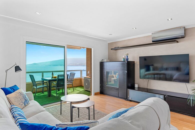 Coastal Serenity: A Seafront Escape in Tenerife - Radazul, Spain