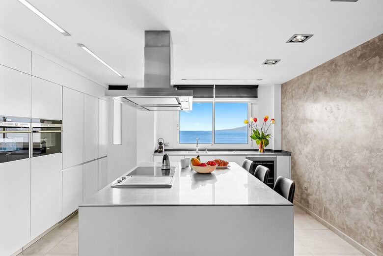 Coastal Serenity: A Seafront Escape in Tenerife - Radazul, Spain