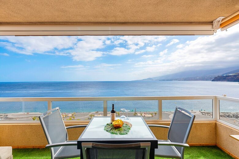 Coastal Serenity: A Seafront Escape in Tenerife - Radazul, Spain