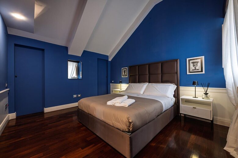 Elegant City Apartment in the Heart of Naples - Naples, Italy