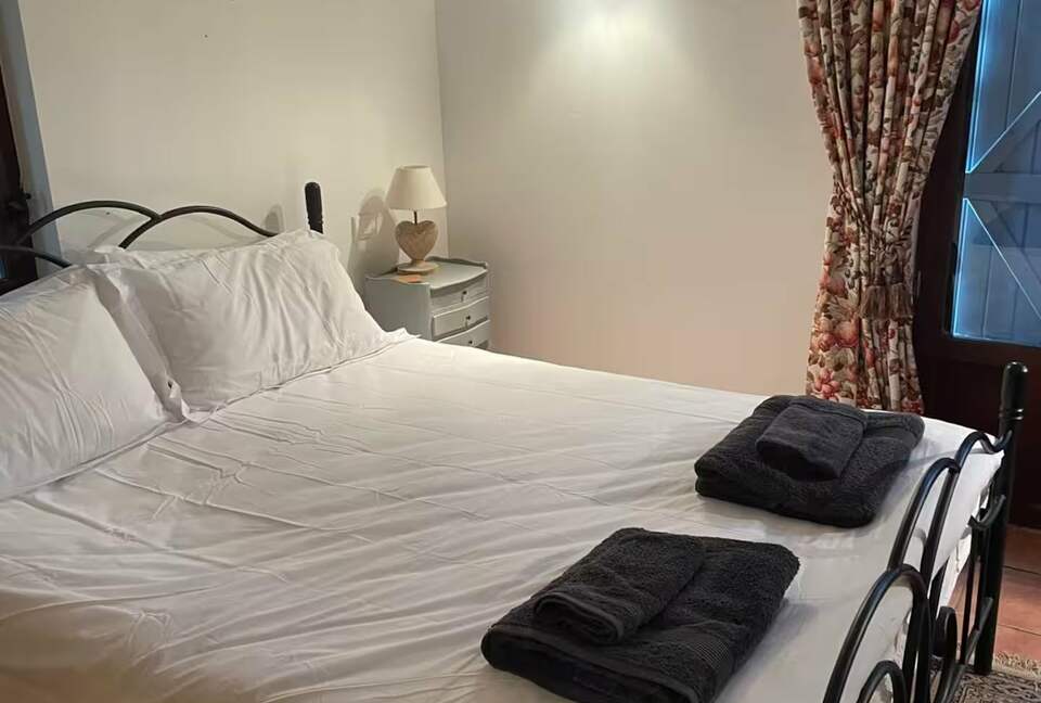 Rustic French Country Escape with Private Pool - Beaumont-du-Périgord, France