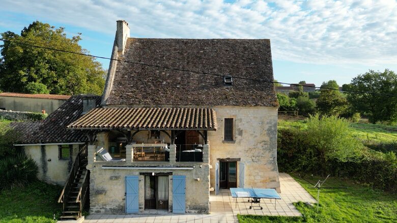 Rustic French Country Escape with Private Pool - Beaumont-du-Périgord, France