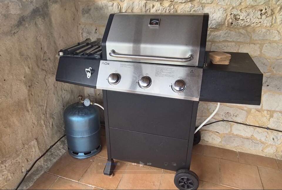 Rustic French Country Escape with Private Pool - Beaumont-du-Périgord, France