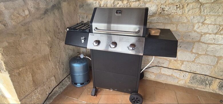 Rustic French Country Escape with Private Pool - Beaumont-du-Périgord, France