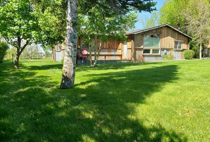 Apple Blossom Retreat | Montana Mountain Living - Bozeman, Montana